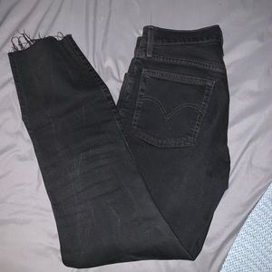 Black Levi’s jeans